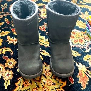 Black Ugg boots